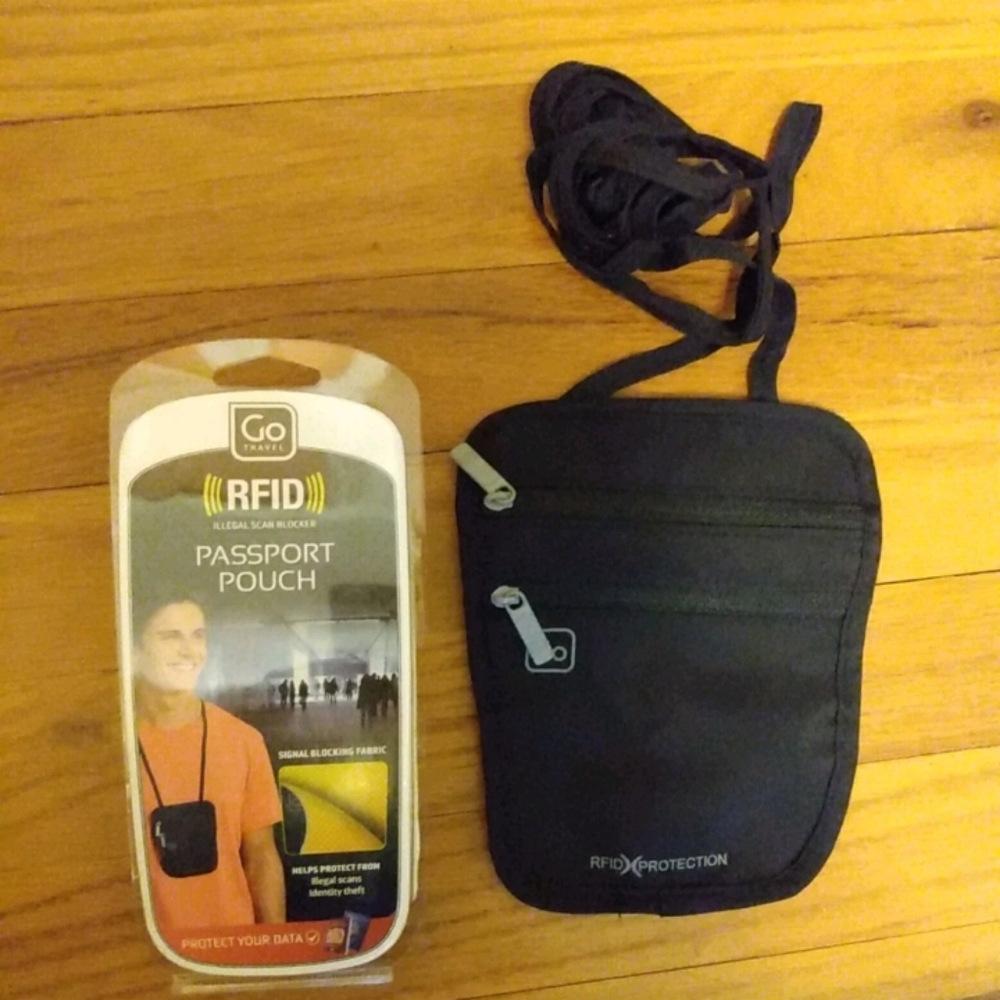 Go Travel RFID Passport Pouch - Picture 3 of 3